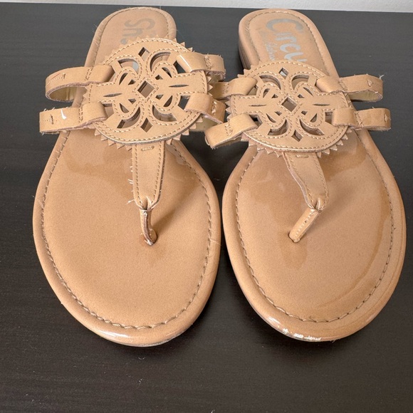 Circus by Sam Edelman Beige Sandals - Picture 2 of 4